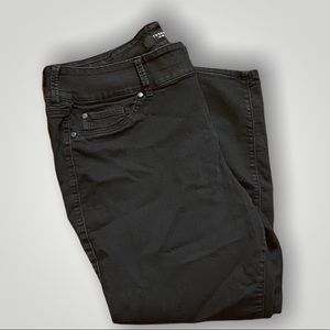TORRID BLACK SKINNY JEANS